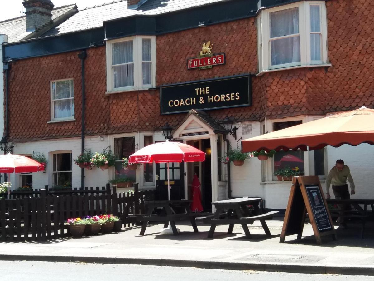 Coach And Horses * Chertsey