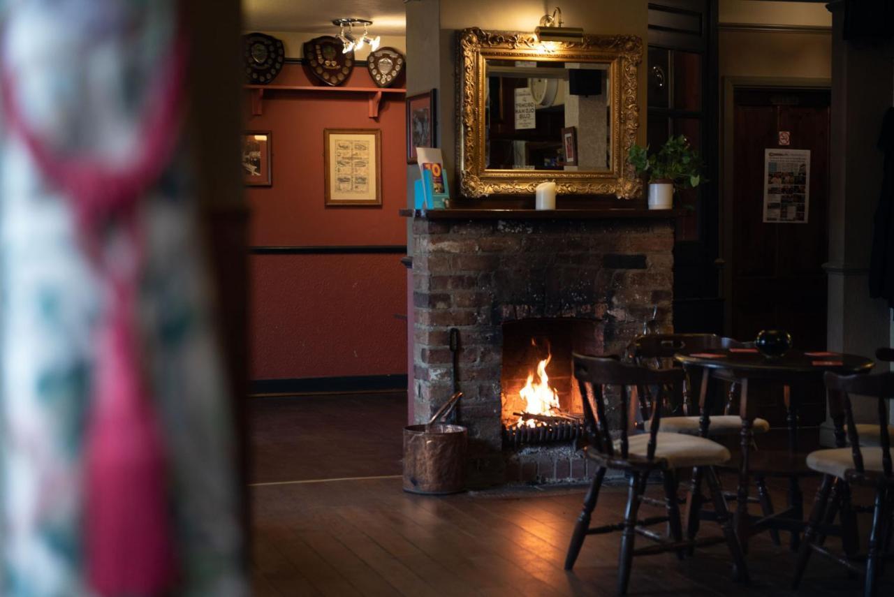 Coach And Horses *